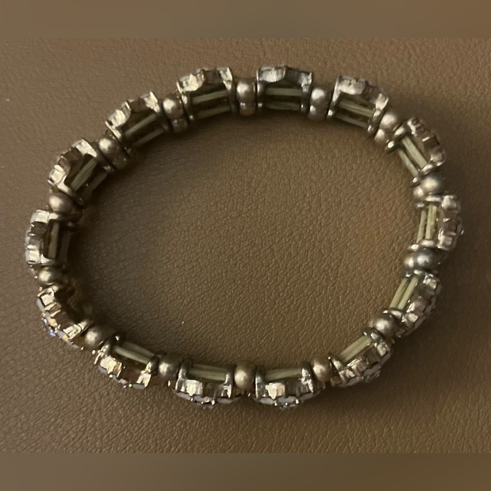 Rosie Daze Stretchy Floral Crystal Bracelet - Picture 3 of 3